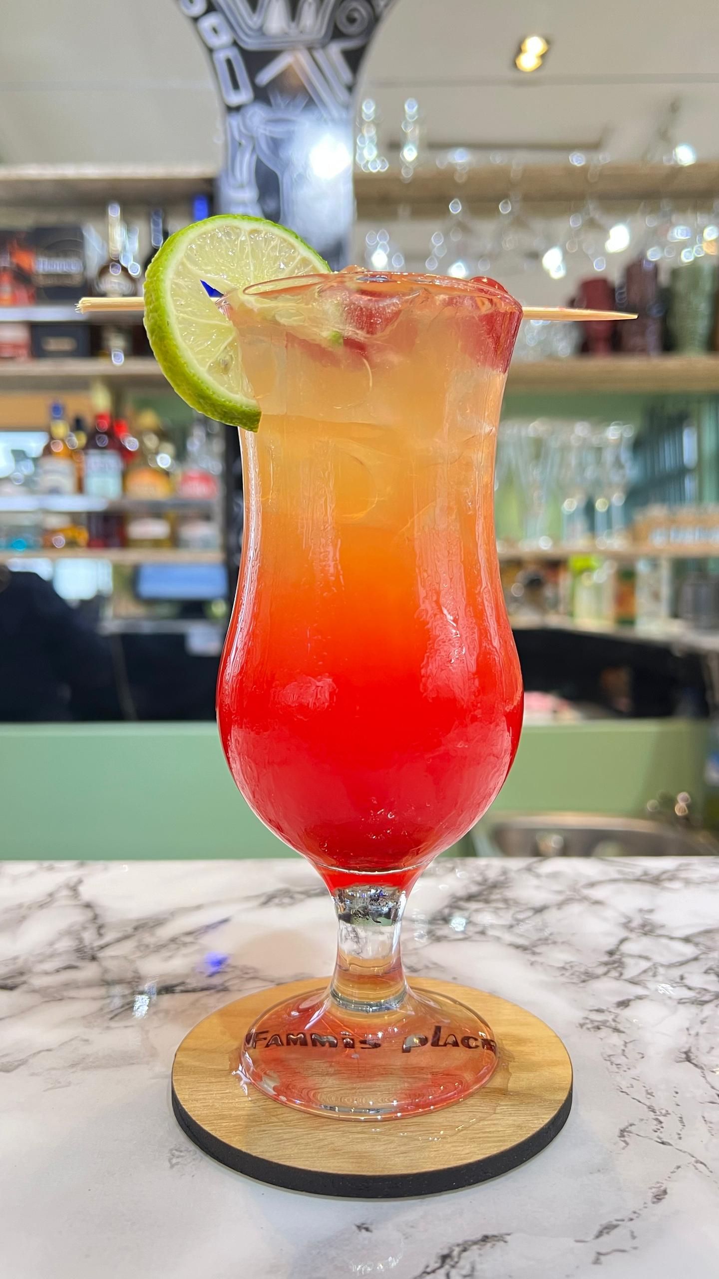 Cocktail( tequila sunrise)